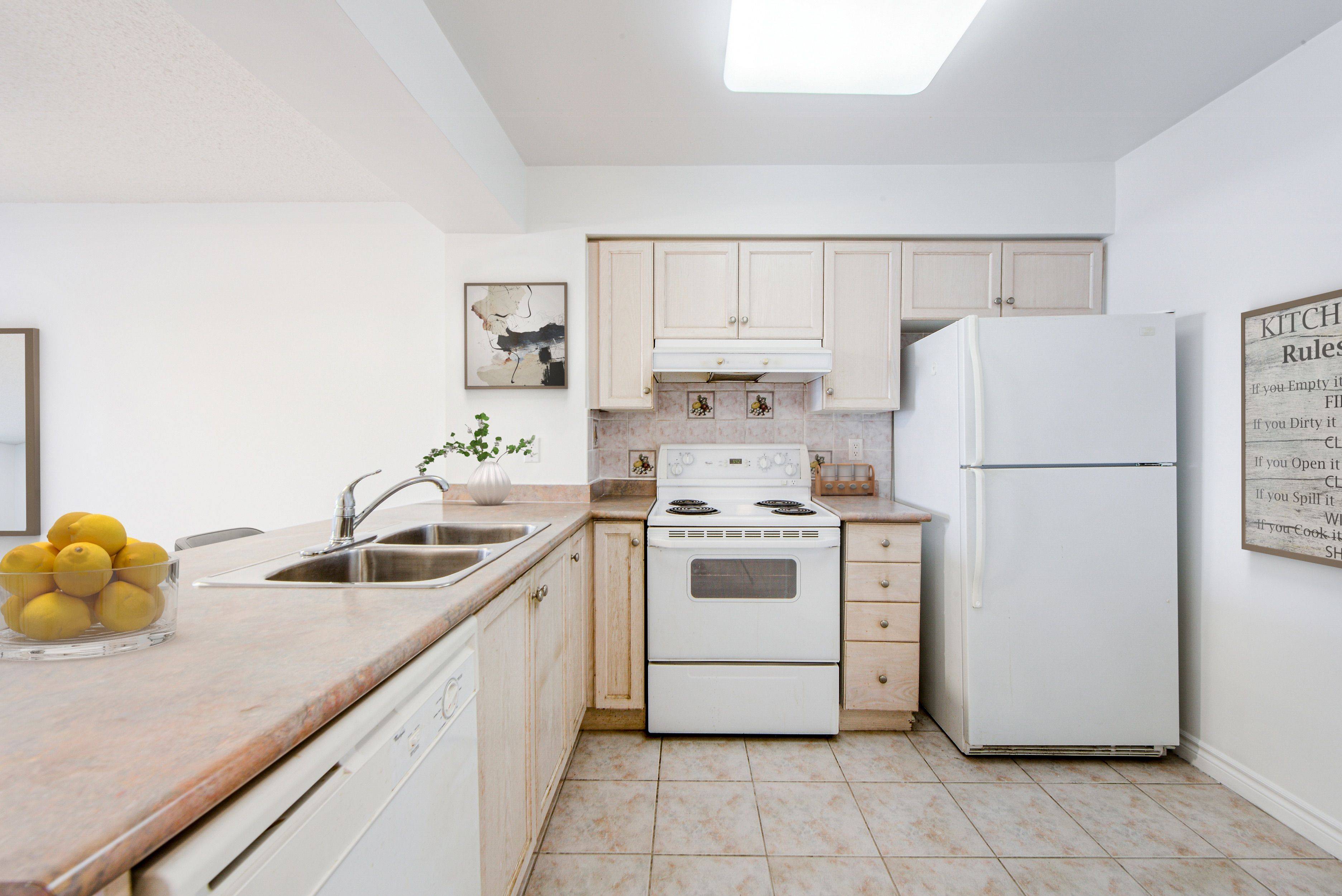 Mississauga, ON L5R 3Z5,35 Kingsbridge Garden CIR #1509