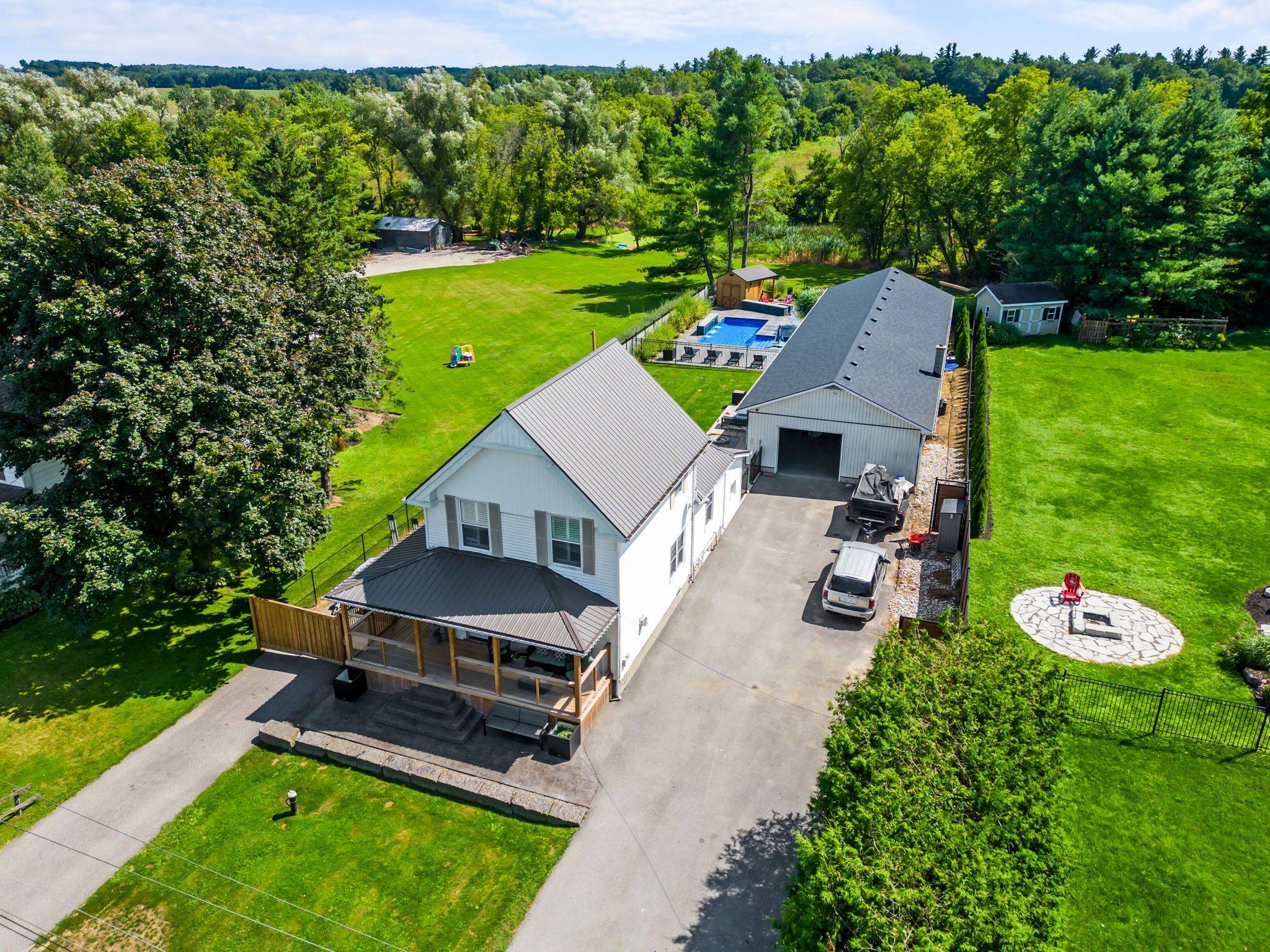 233 Oakland RD, Brant, ON N0E 1R0