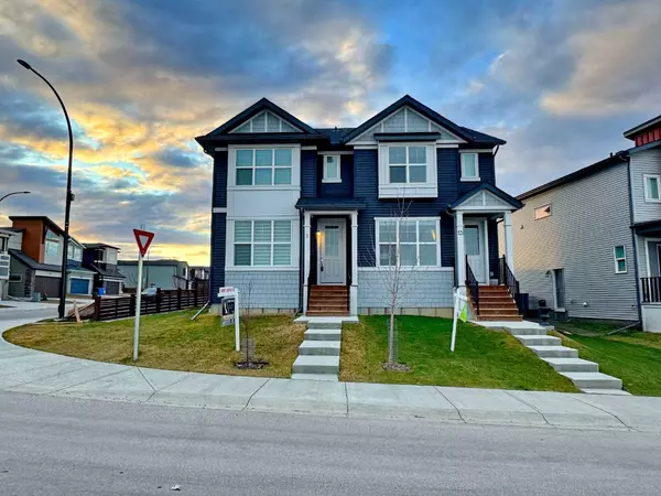 9 Herron Mews Northeast, Calgary, AB T3P 1Y1
