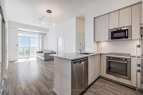 Vaughan, ON L6A 5A7,99 Eagle Rock WAY #820