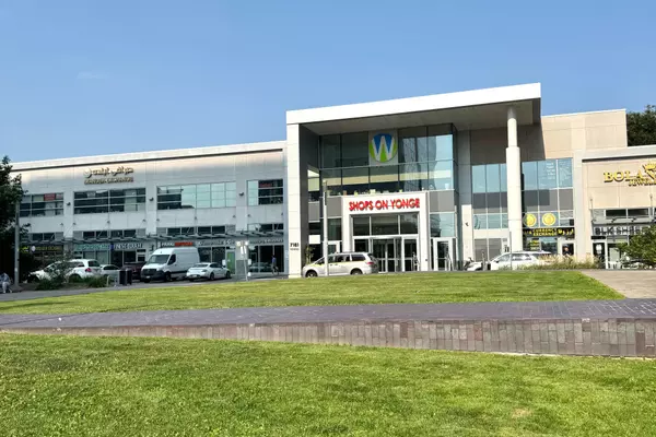 Markham, ON L4J 1V8,7181 Yonge ST #117