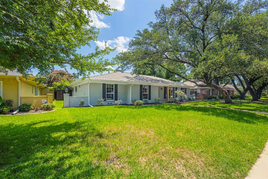 Dallas, TX 75243,9332 Loma Vista Drive
