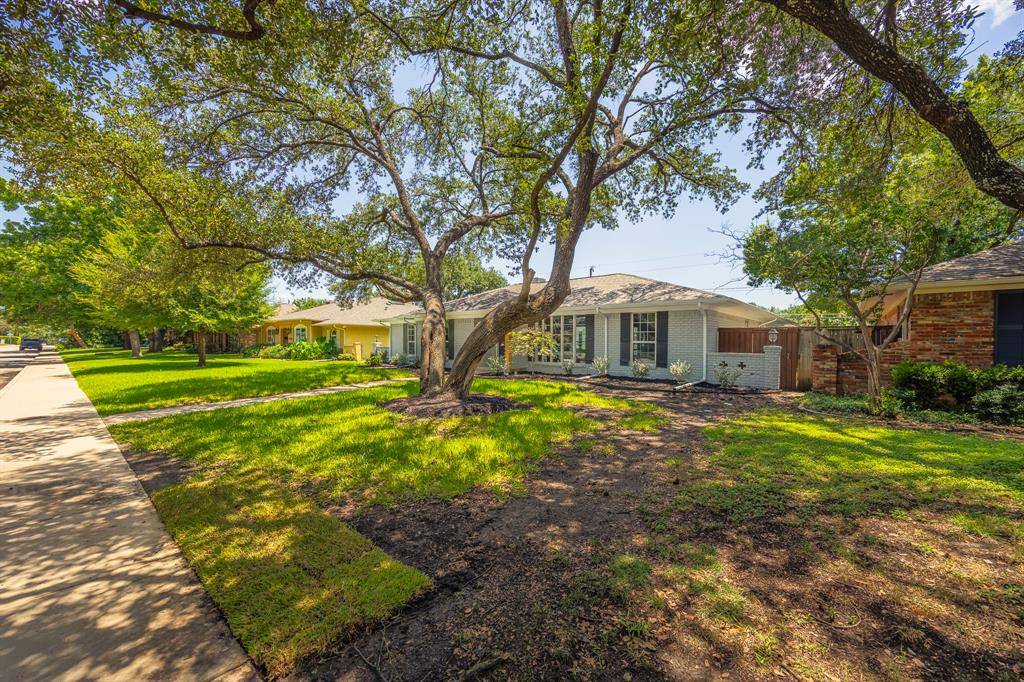 Dallas, TX 75243,9332 Loma Vista Drive