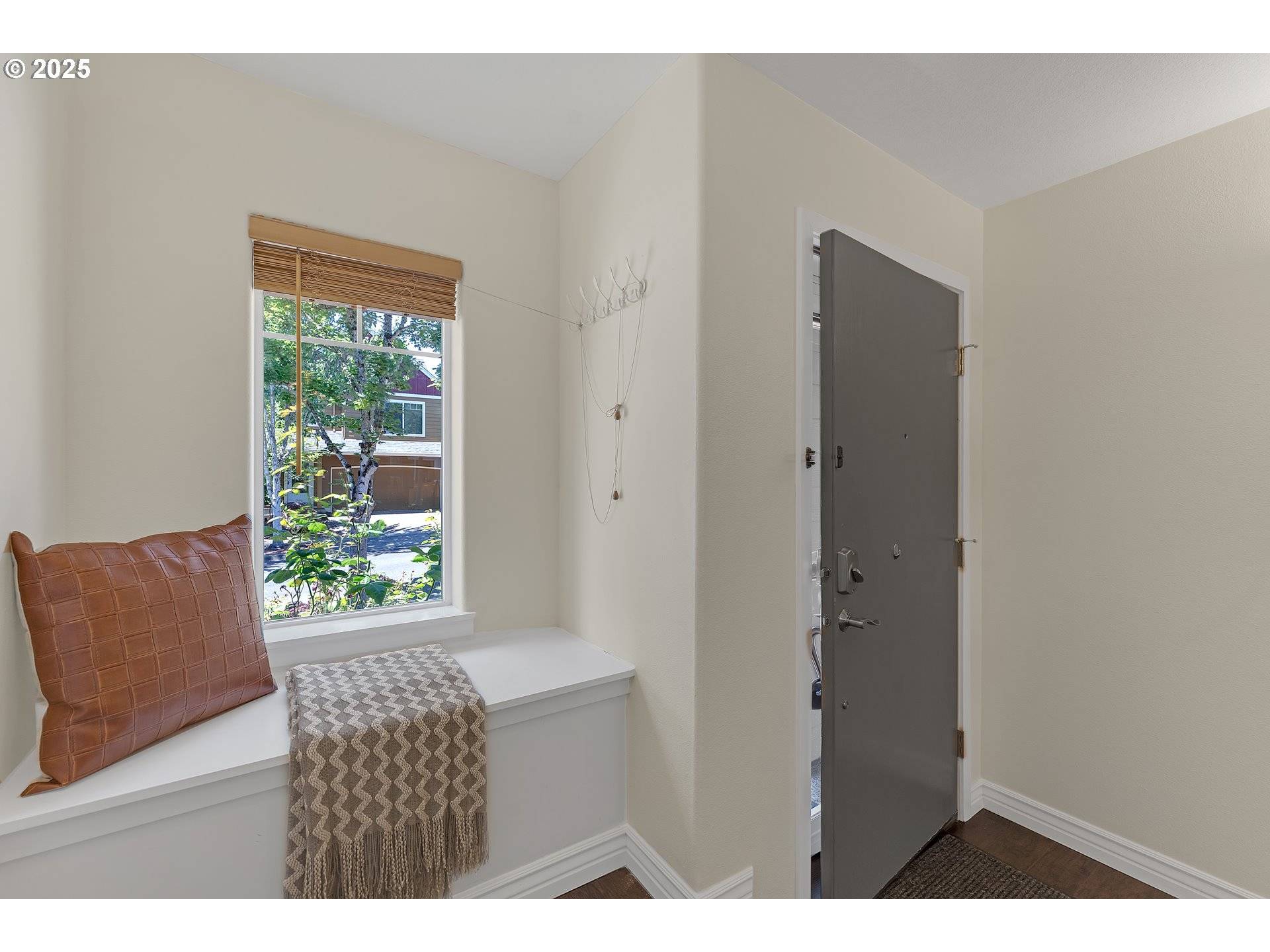 Beaverton, OR 97006,260 NW 208TH AVE
