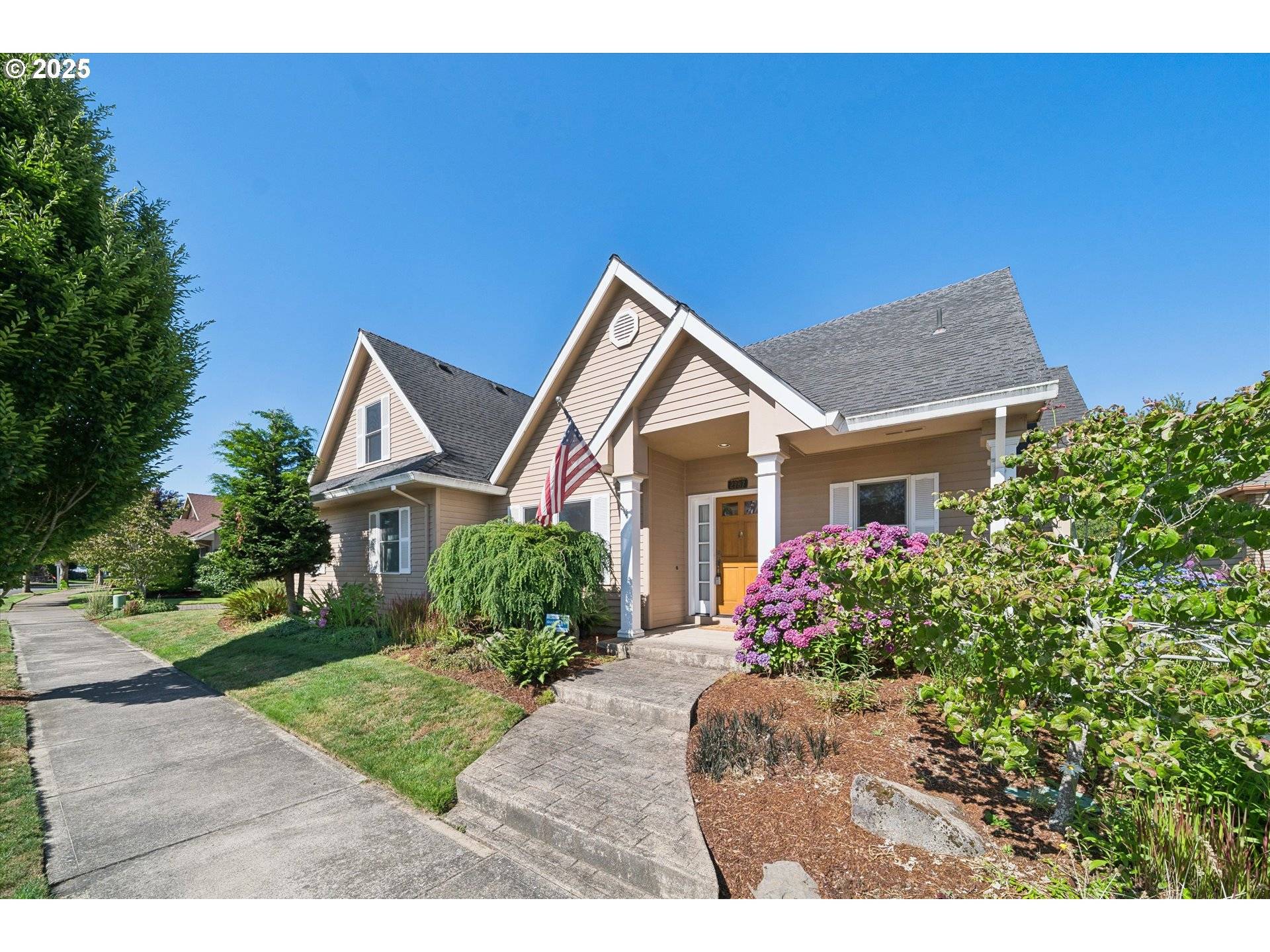 2787 HAZELNUT DR, Woodburn, OR 97071