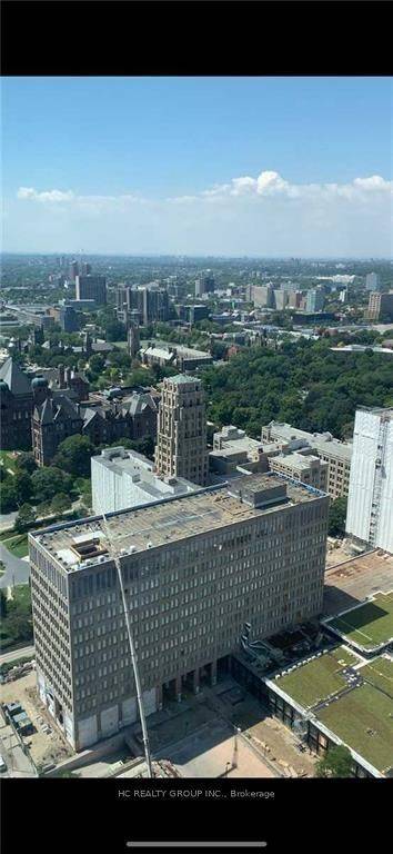 Toronto C01, ON M5S 1Z6,832 Bay ST #4004