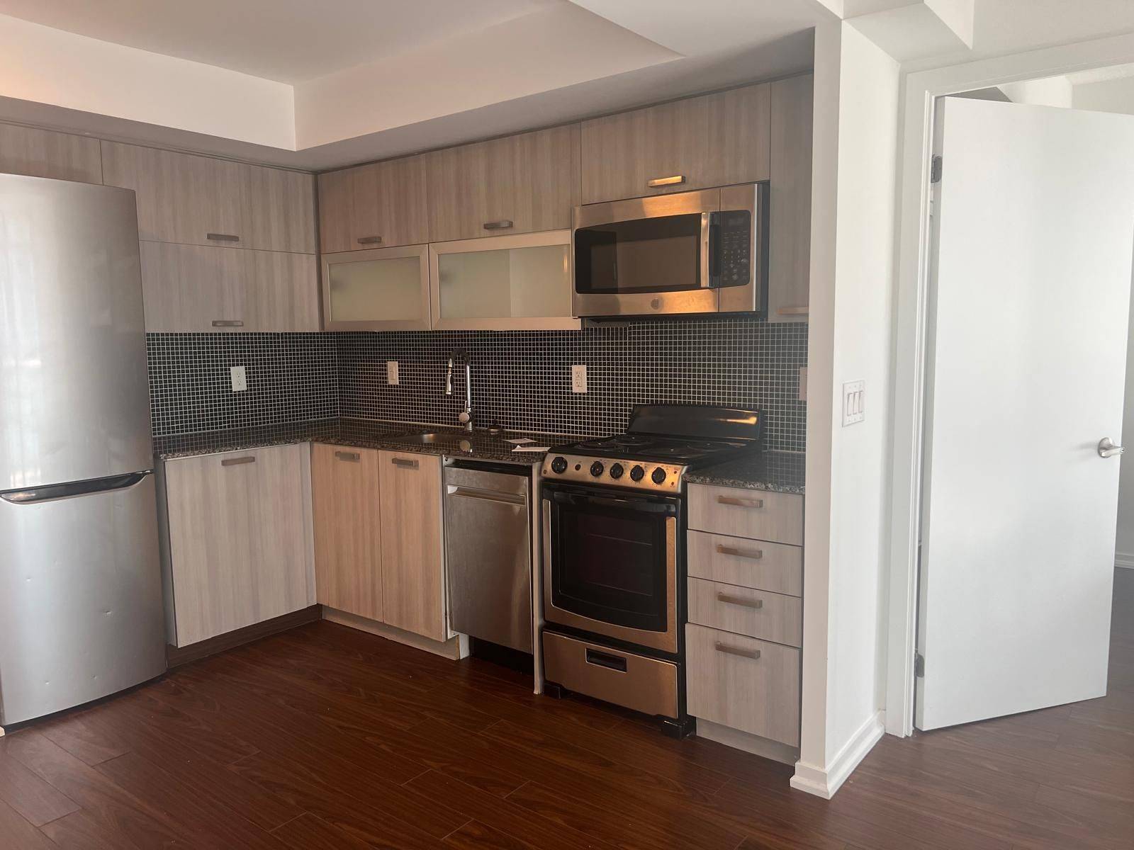 Toronto C01, ON M6J 3G2,36 Lisgar ST #1212