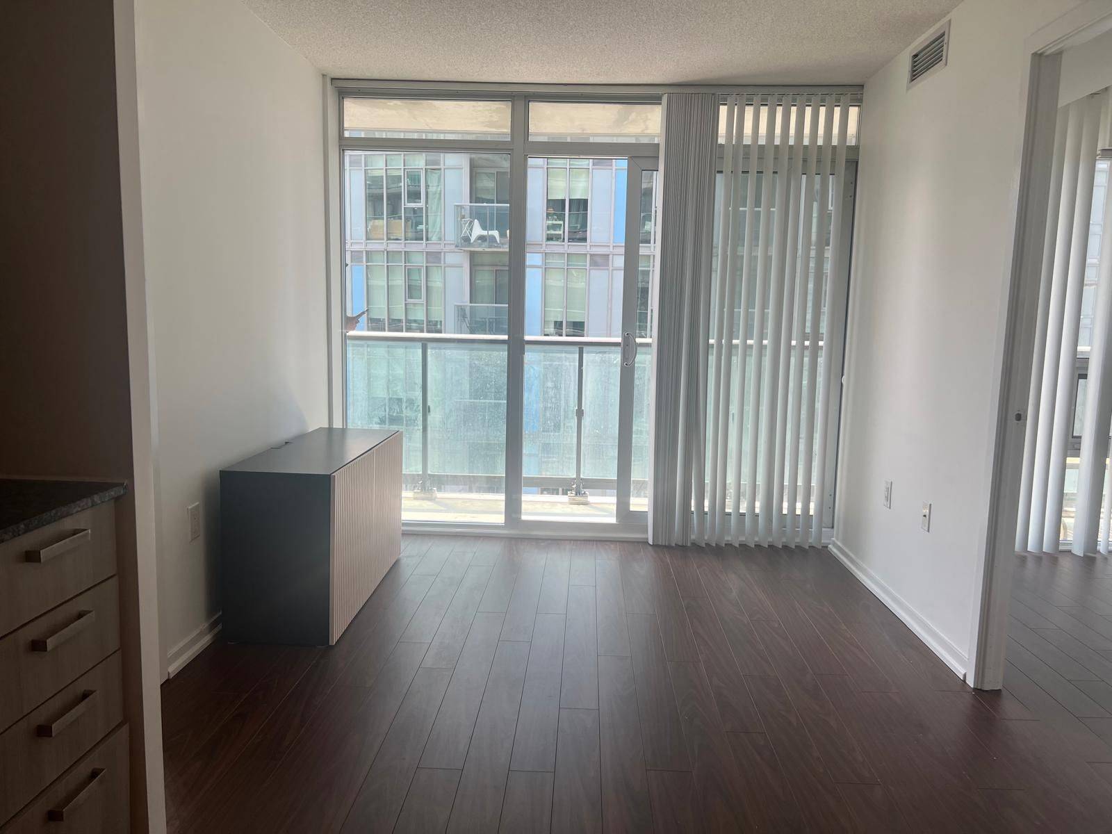 Toronto C01, ON M6J 3G2,36 Lisgar ST #1212