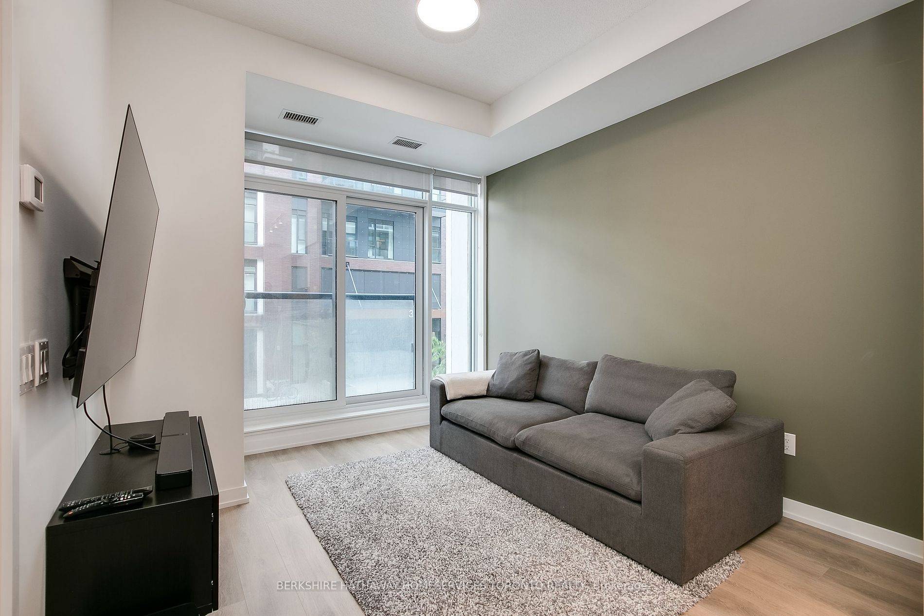 Toronto C08, ON M5A 0R2,34 Tubman AVE #203