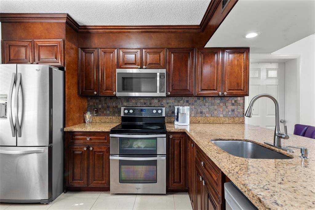 Boca Raton, FL 33433,6217 Balboa Cir #304