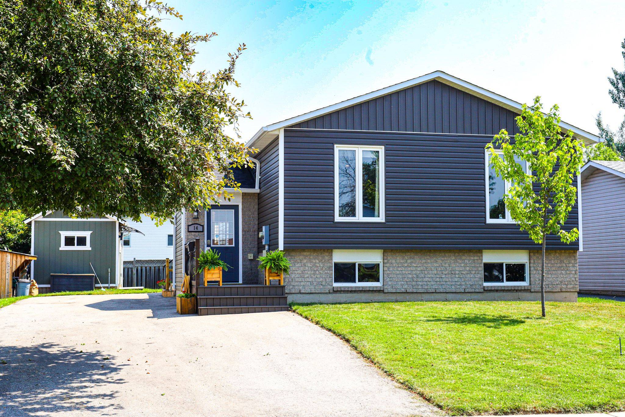 Orillia, ON L3V 7V6,14 Keith ST