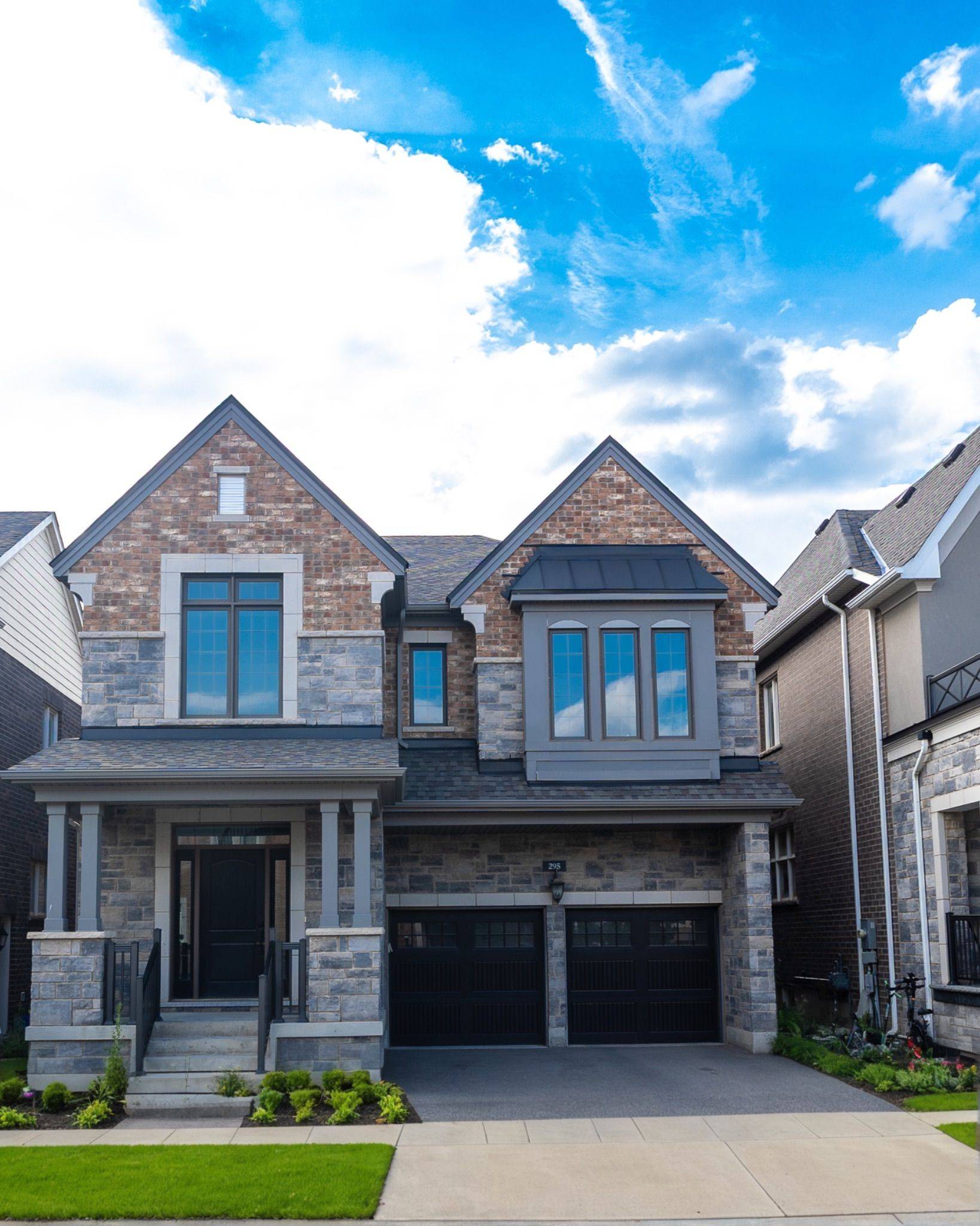 295 Ironside DR, Oakville, ON L6M 1R1