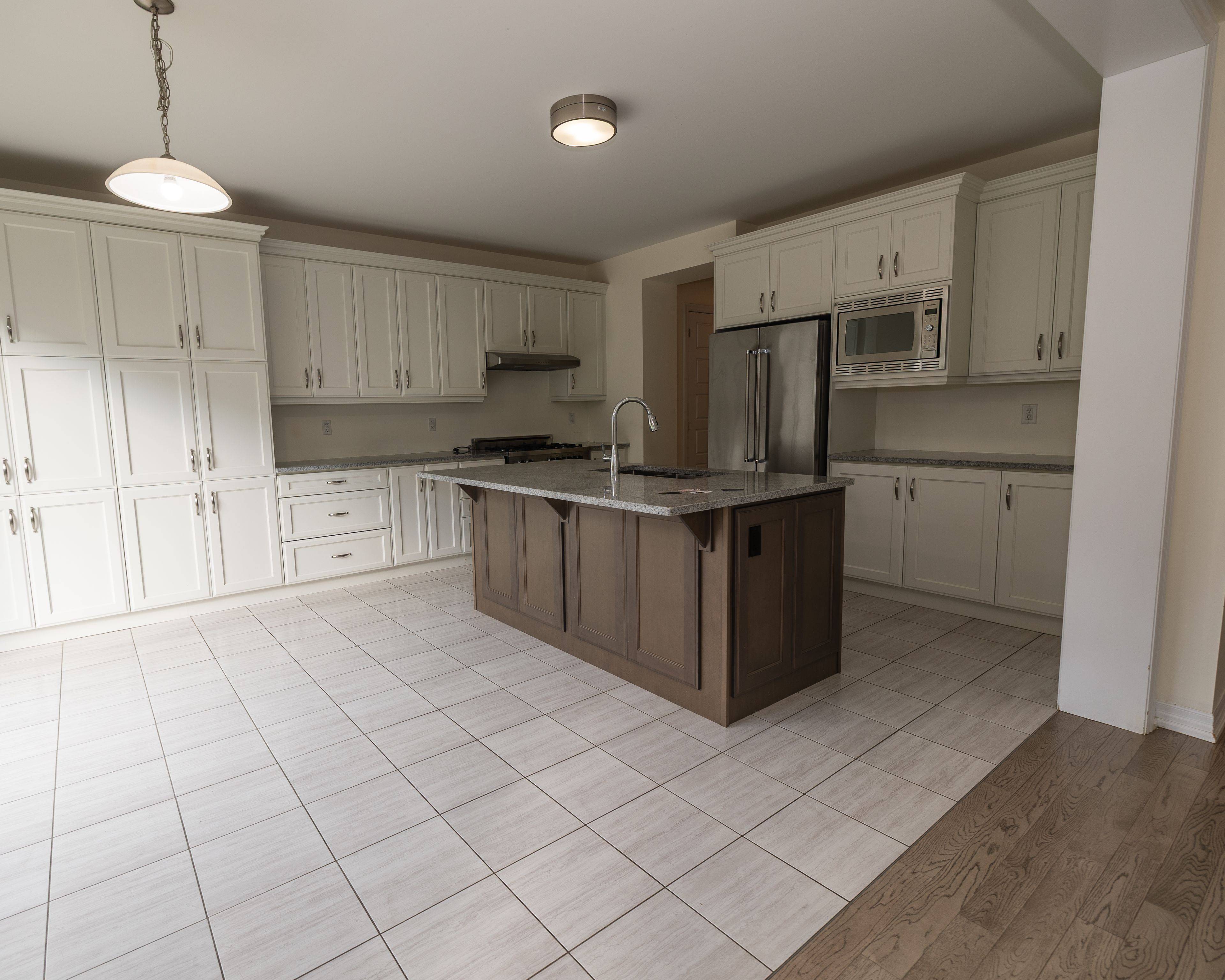 Oakville, ON L6M 1R1,295 Ironside DR