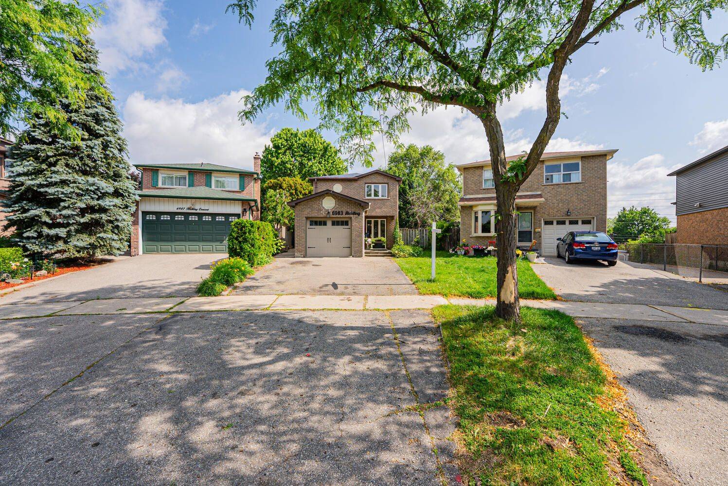 Mississauga, ON L5N 5A7,6983 Hickling CRES