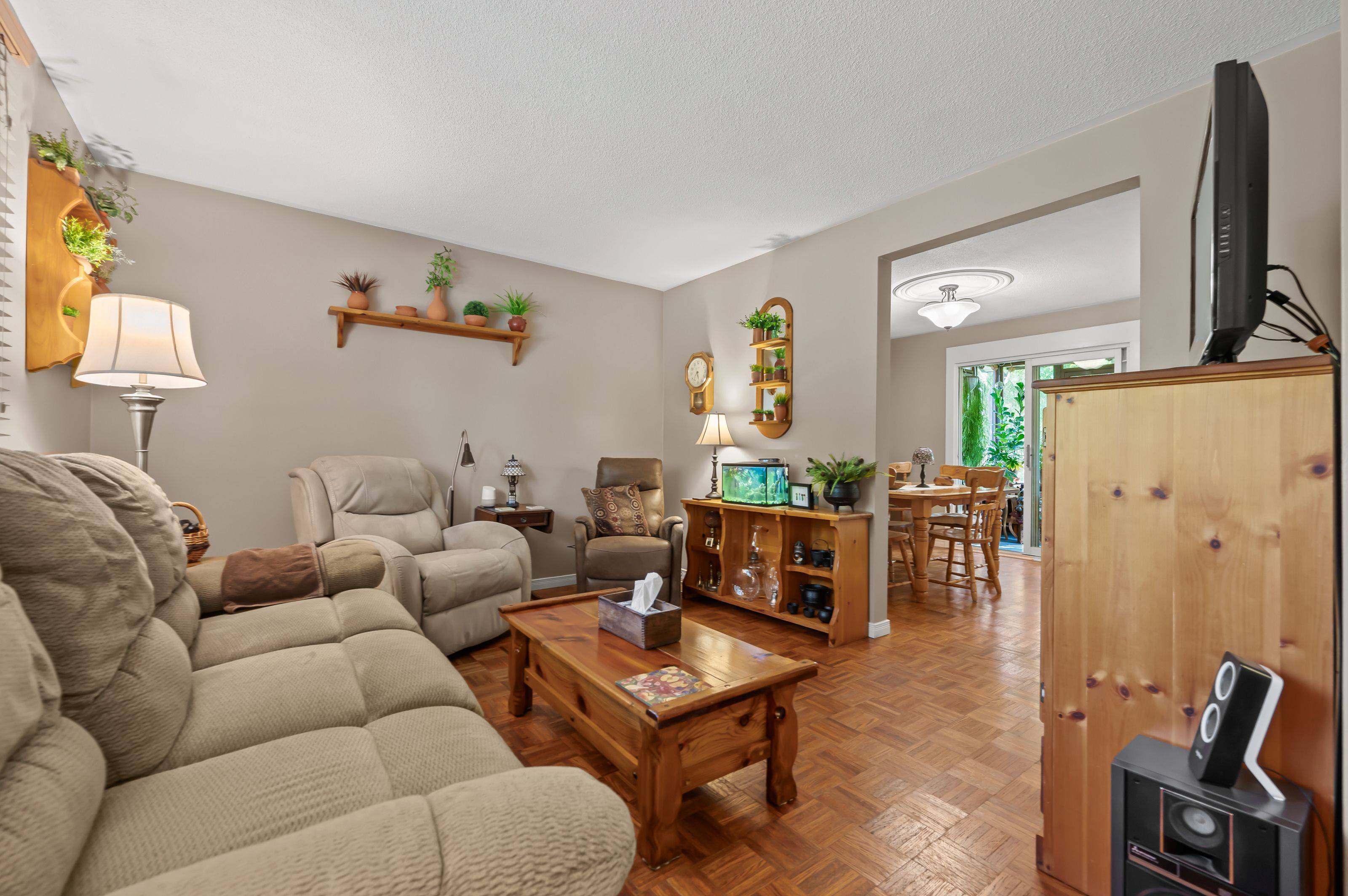 Guelph, ON N1H 5R9,212 Edinburgh RD N