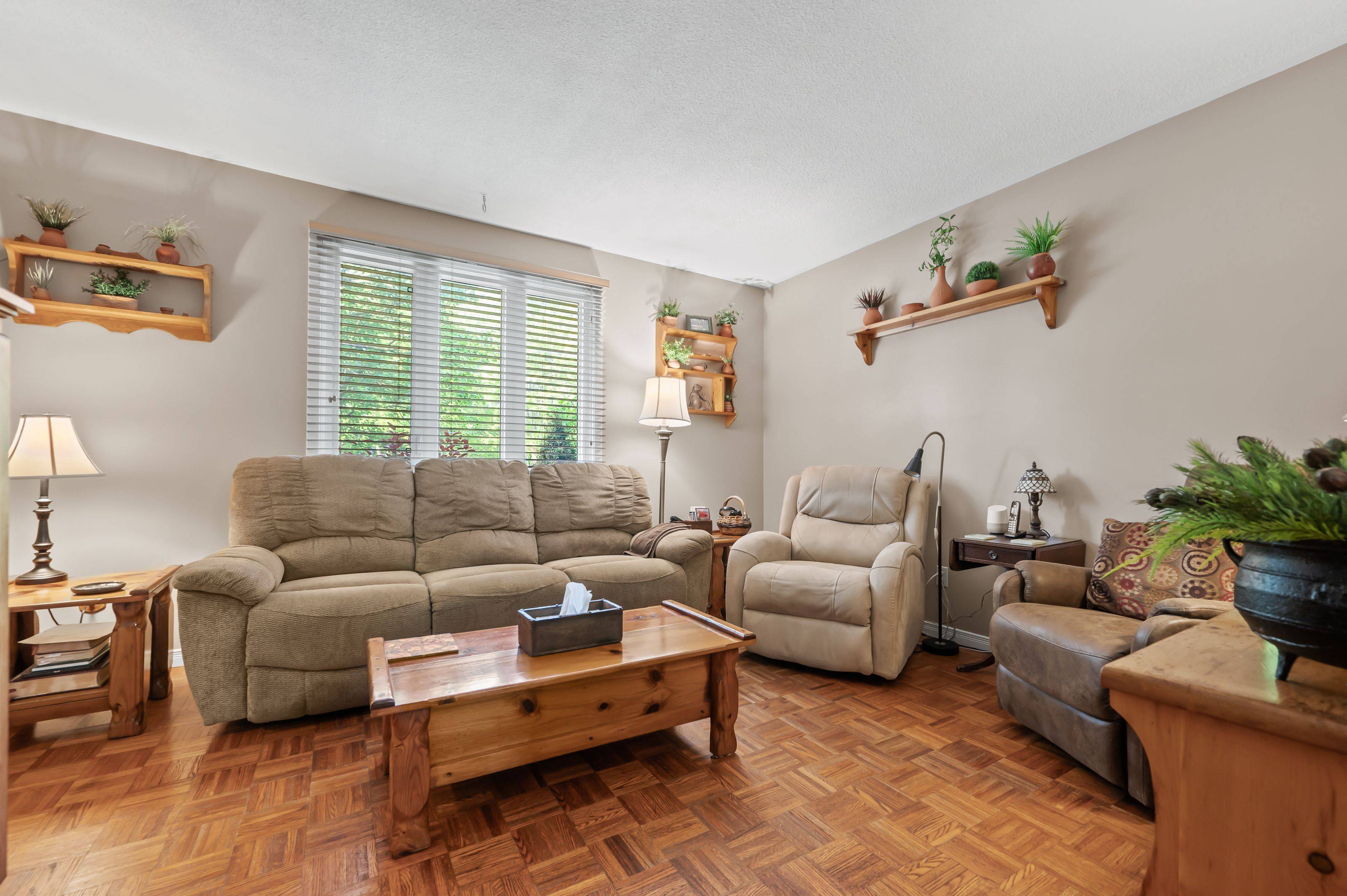 Guelph, ON N1H 5R9,212 Edinburgh RD N