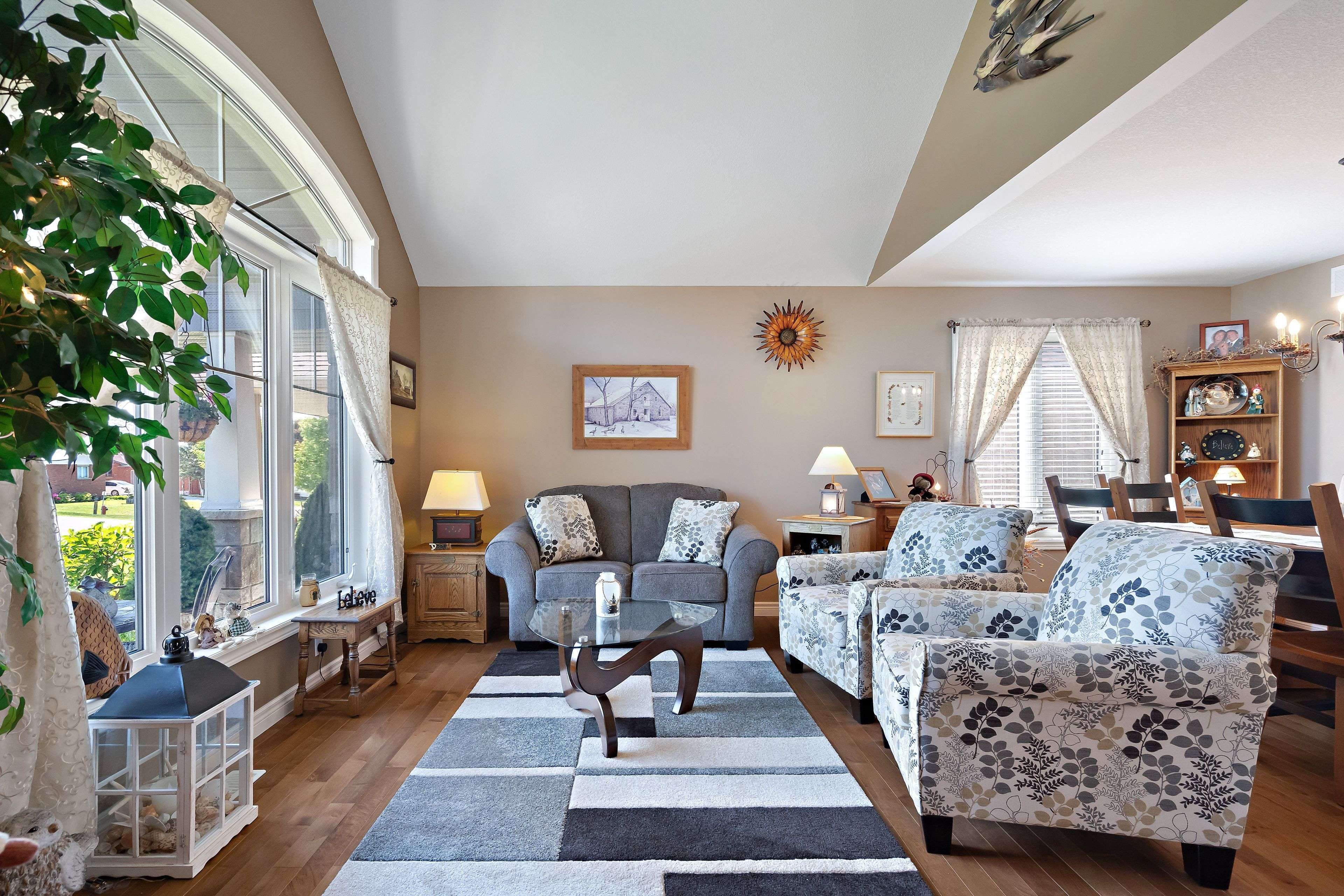 Wellington North, ON N0G 1A0,237 Carrol ST