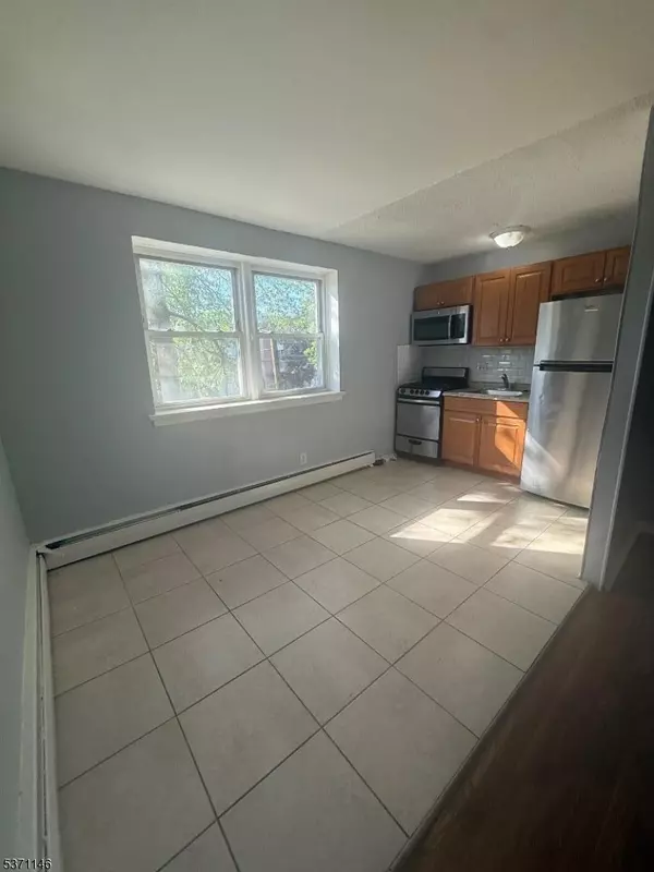 Plainfield City, NJ 07060,711 Plainfield Ave #2D