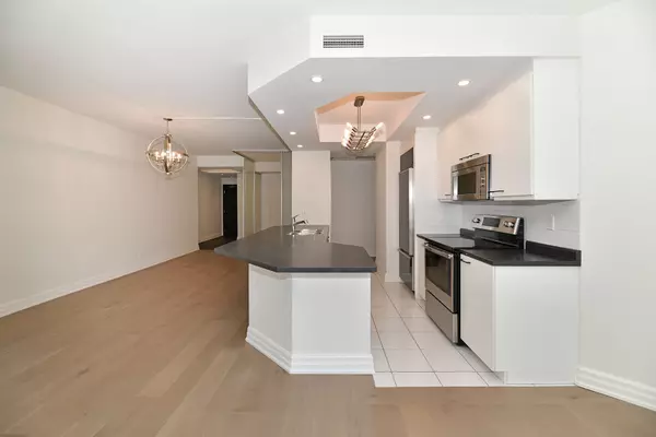 Toronto C02, ON M5R 2G2,38 Avenue RD #303