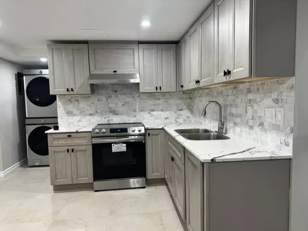 Whitby, ON L1P 1L5,23 Moonstone DR #BSMT