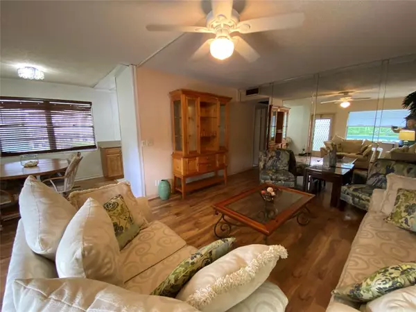 Deerfield Beach, FL 33442,277 Newport R #277