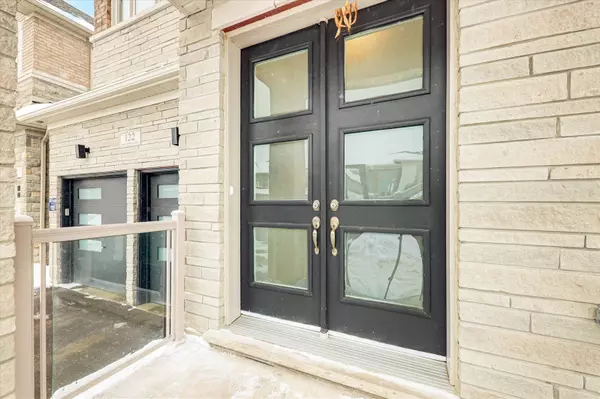 Whitchurch-stouffville, ON L4A 4X5,122 Steam Whistle DR