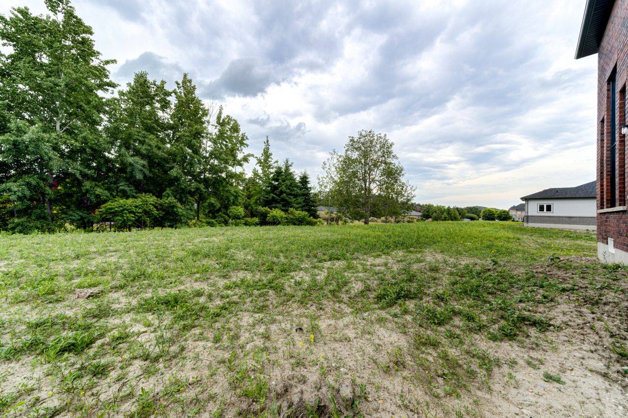 Wasaga Beach, ON L9Z 0R8,12 Misty Ridge RD