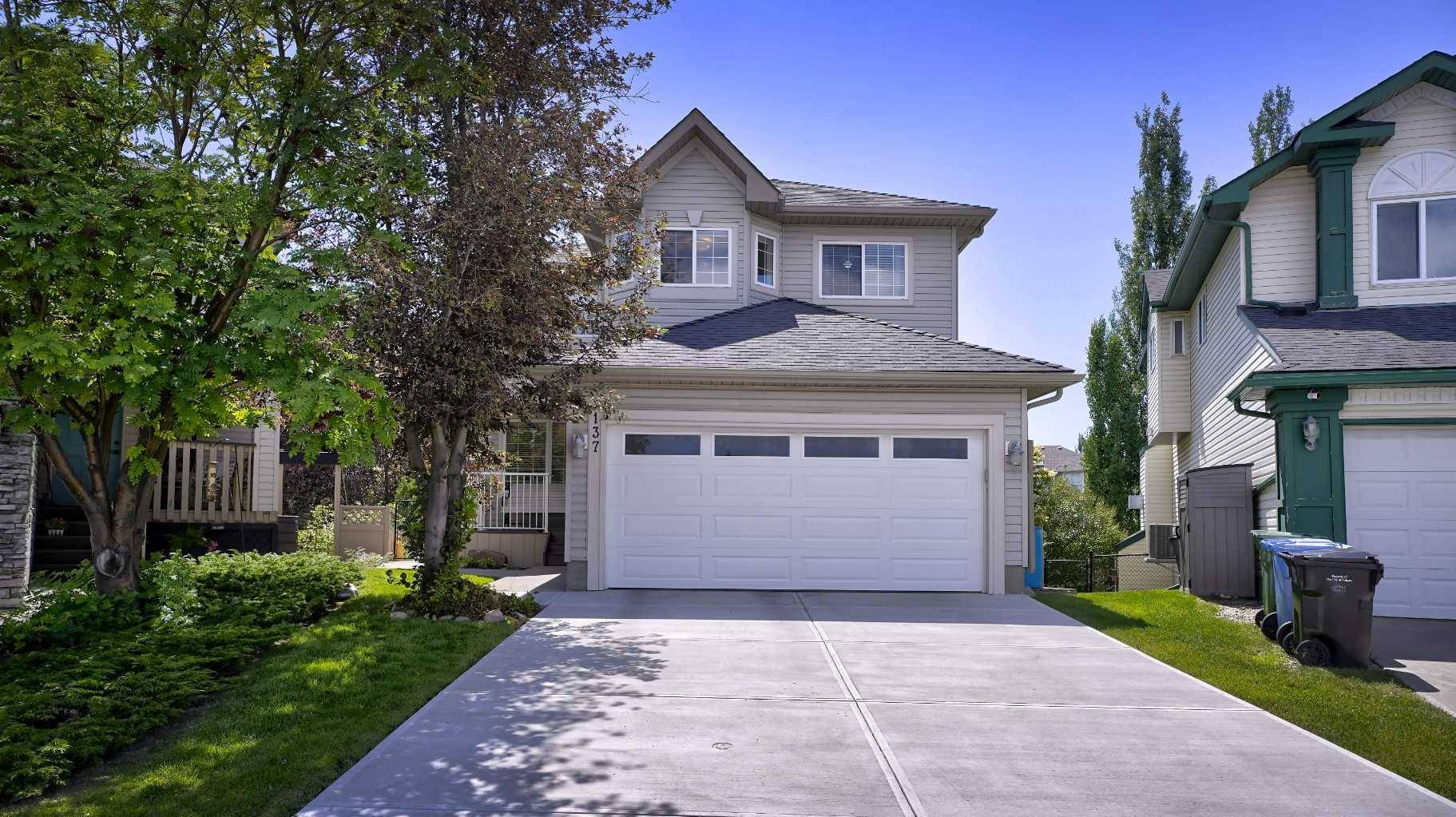 137 Douglas Ridge PL Southeast, Calgary, AB T2Z 2T3