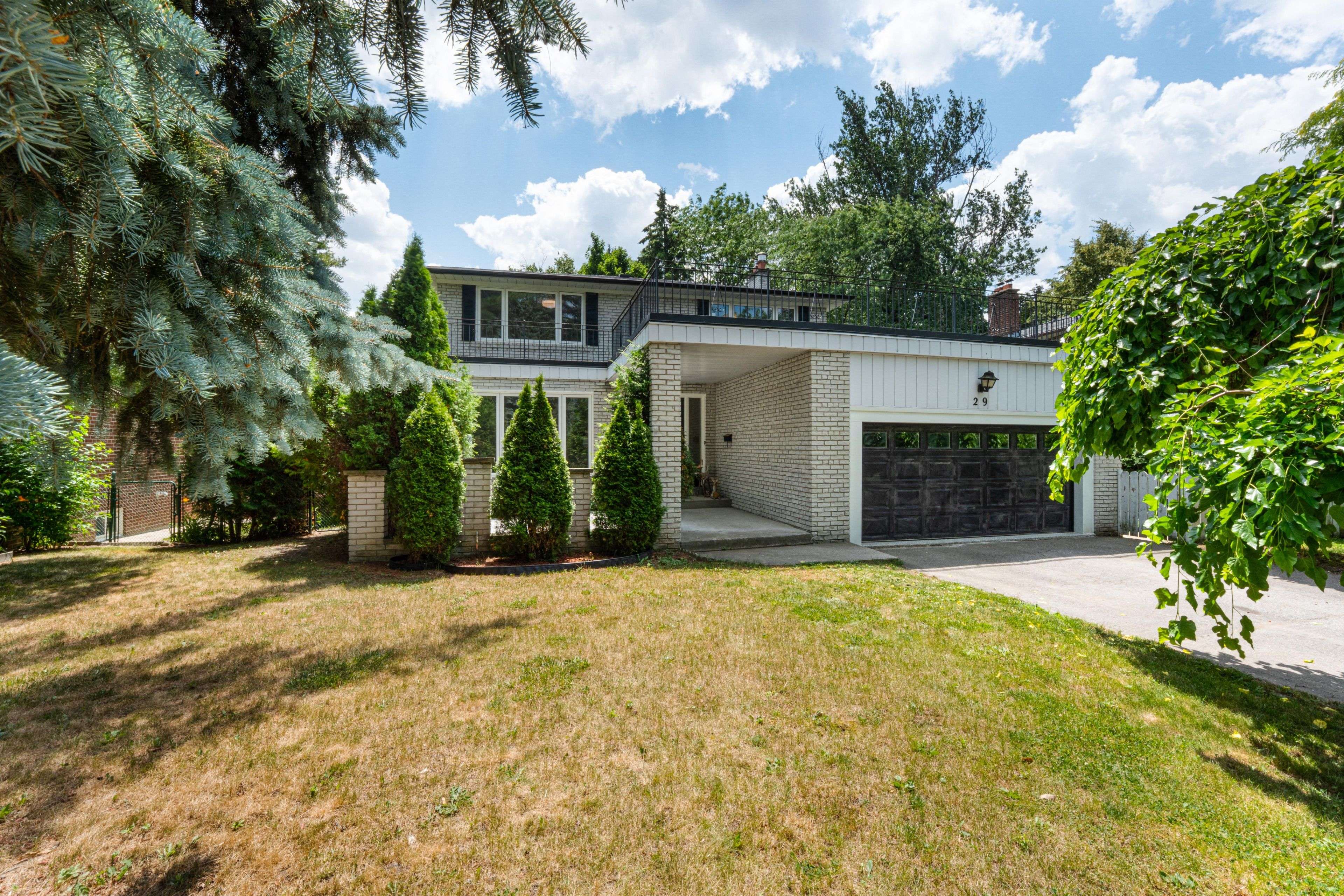 29 Vanwood RD, Markham, ON L3T 2N1