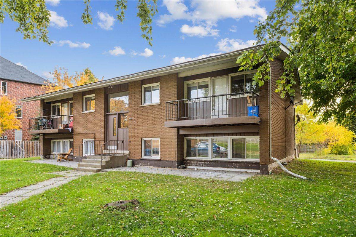 Burlington, ON L7R 3T3,2350 Queensway DR #1