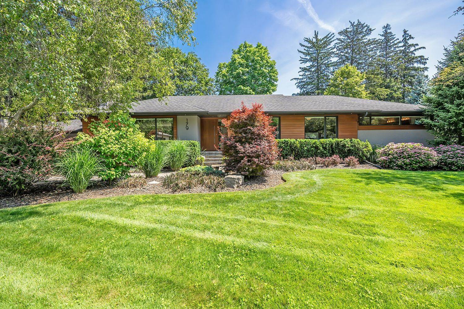 Oakville, ON L6J 4E5,179 Forestwood DR