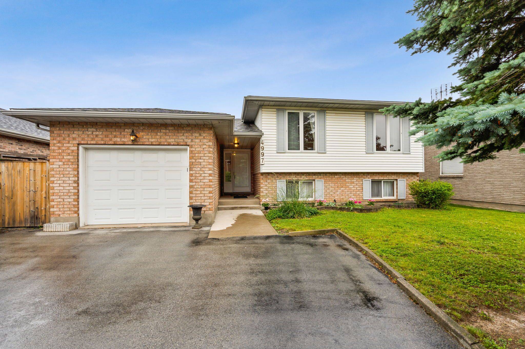 4997 Southview AVE,  Niagara Falls,  ON L2H 2X4