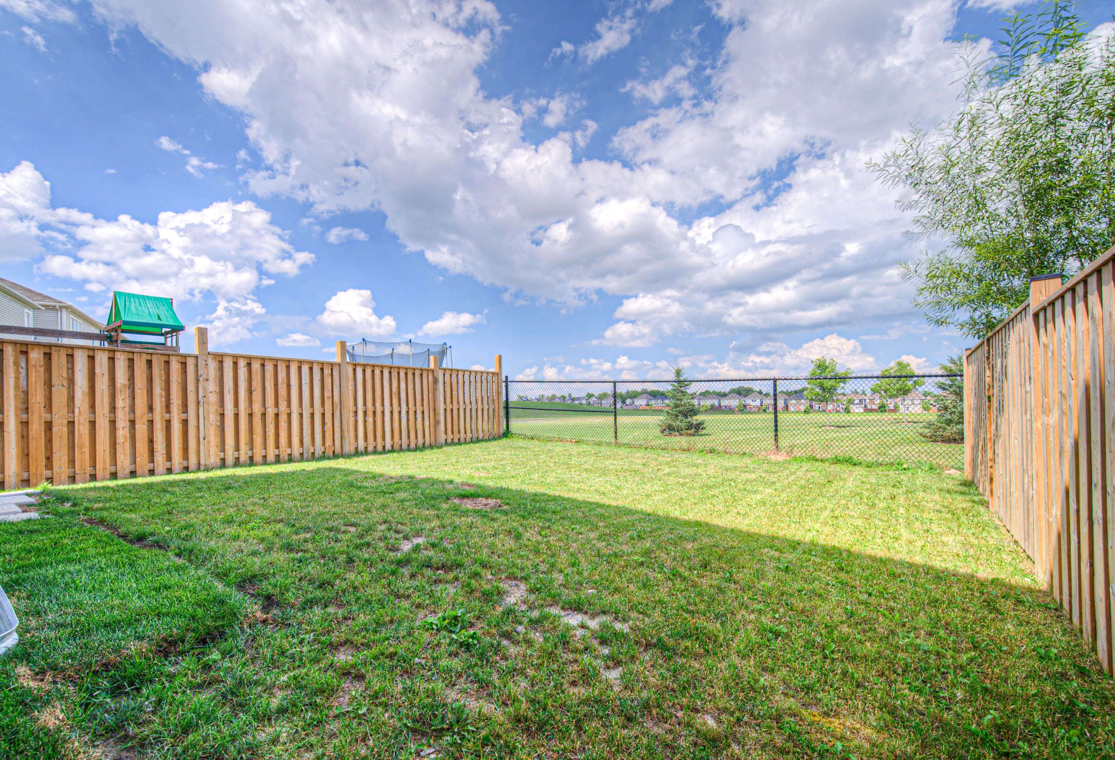 Cambridge, ON N3E 0C6,68 Ridge RD