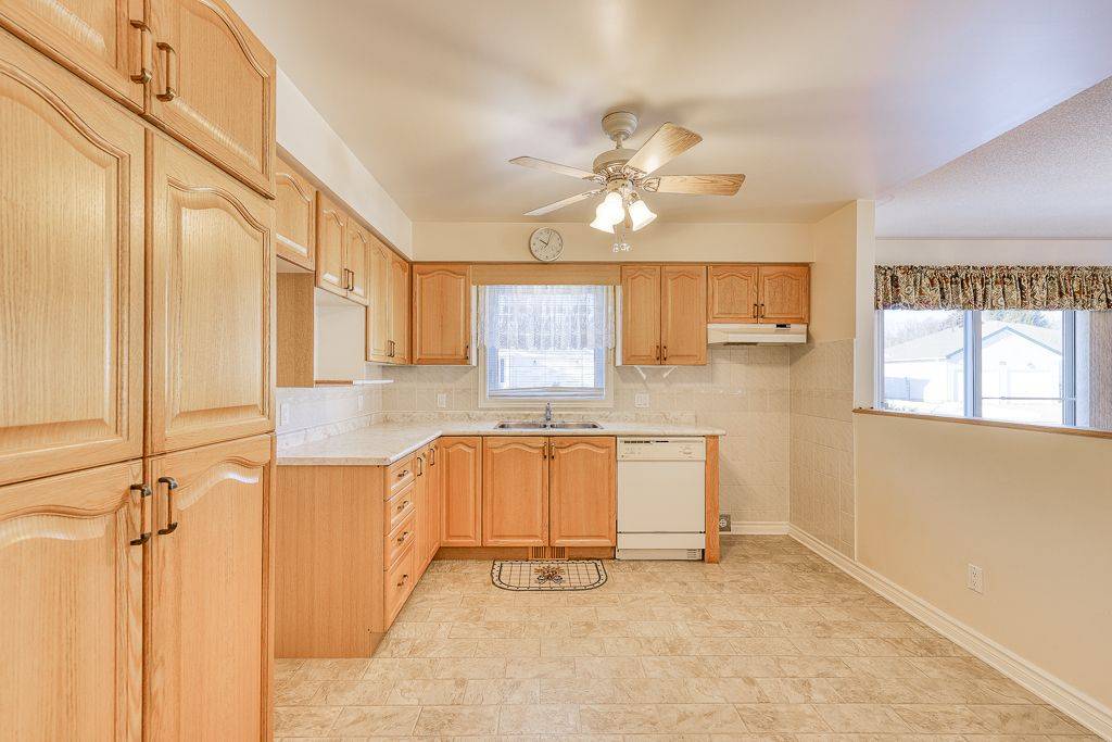 Tillsonburg, ON N4G 5T3,10 Armstrong DR