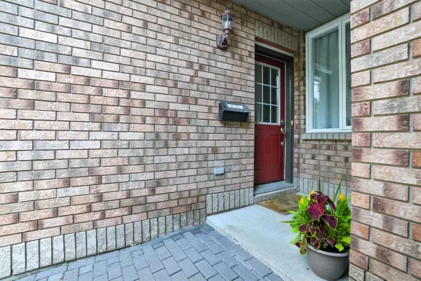 Orleans - Cumberland And Area, ON K4A 3Y9,1493 Lynx CRES