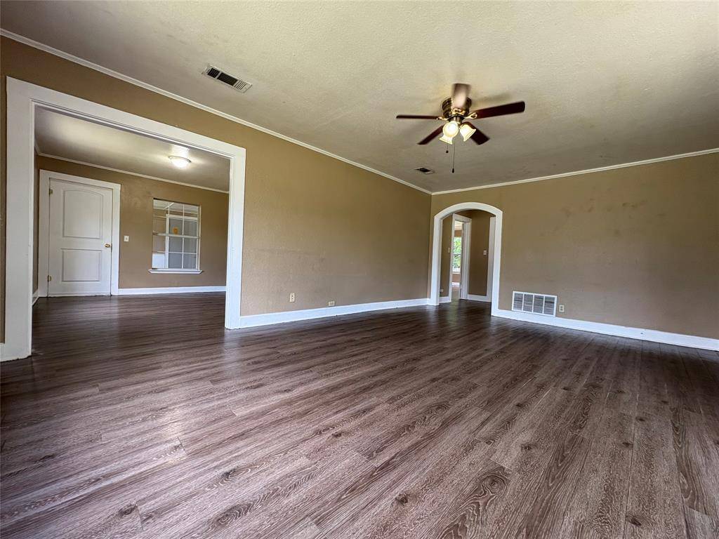 Paris, TX 75460,230 NE 20th