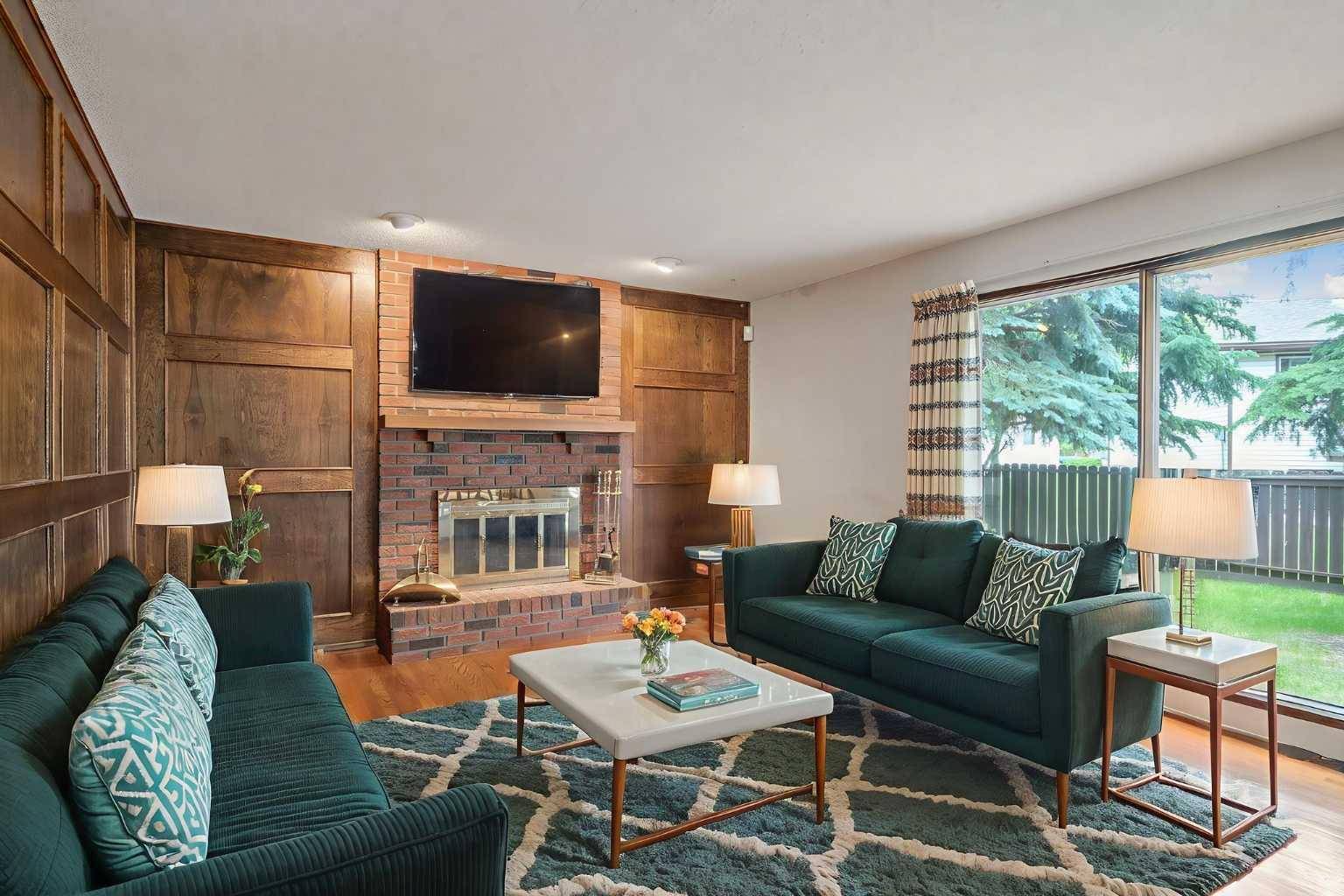 Calgary, AB T3A 2P3,519 Dalcastle Mews NW