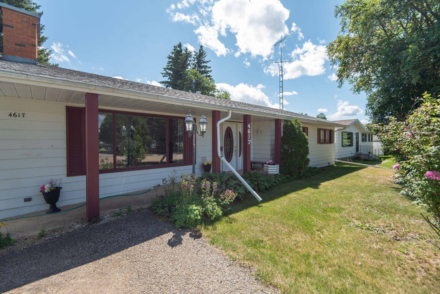 Bentley, AB T0C 0J0,4617 52 AVE