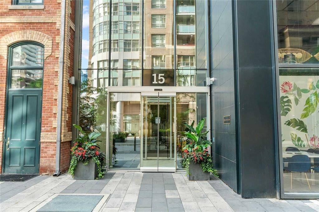 Toronto C01, ON M4Y 0B9,15 Grenville ST #1605