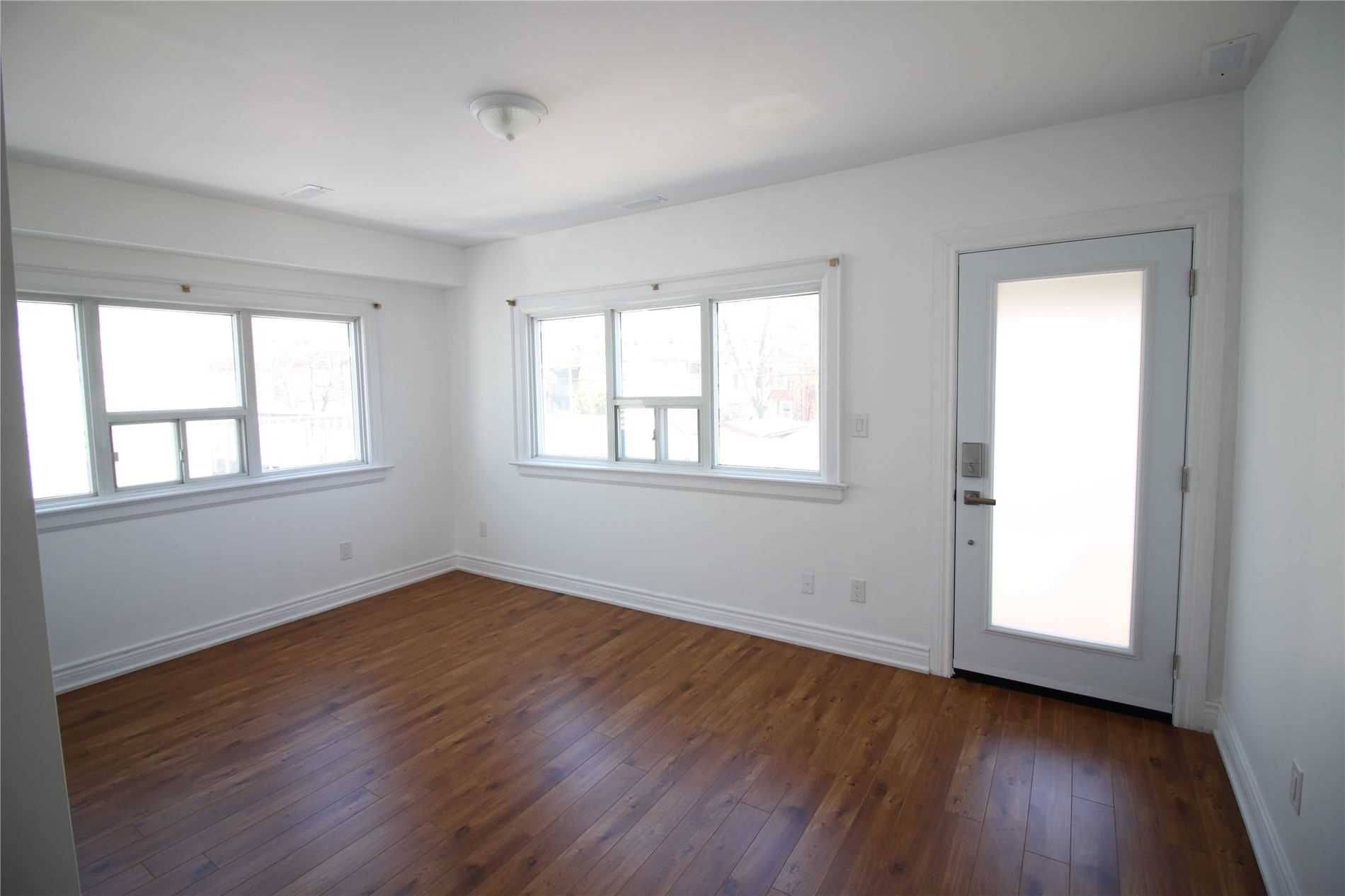 Toronto C02, ON M6G 3B5,231 Christie ST ##3