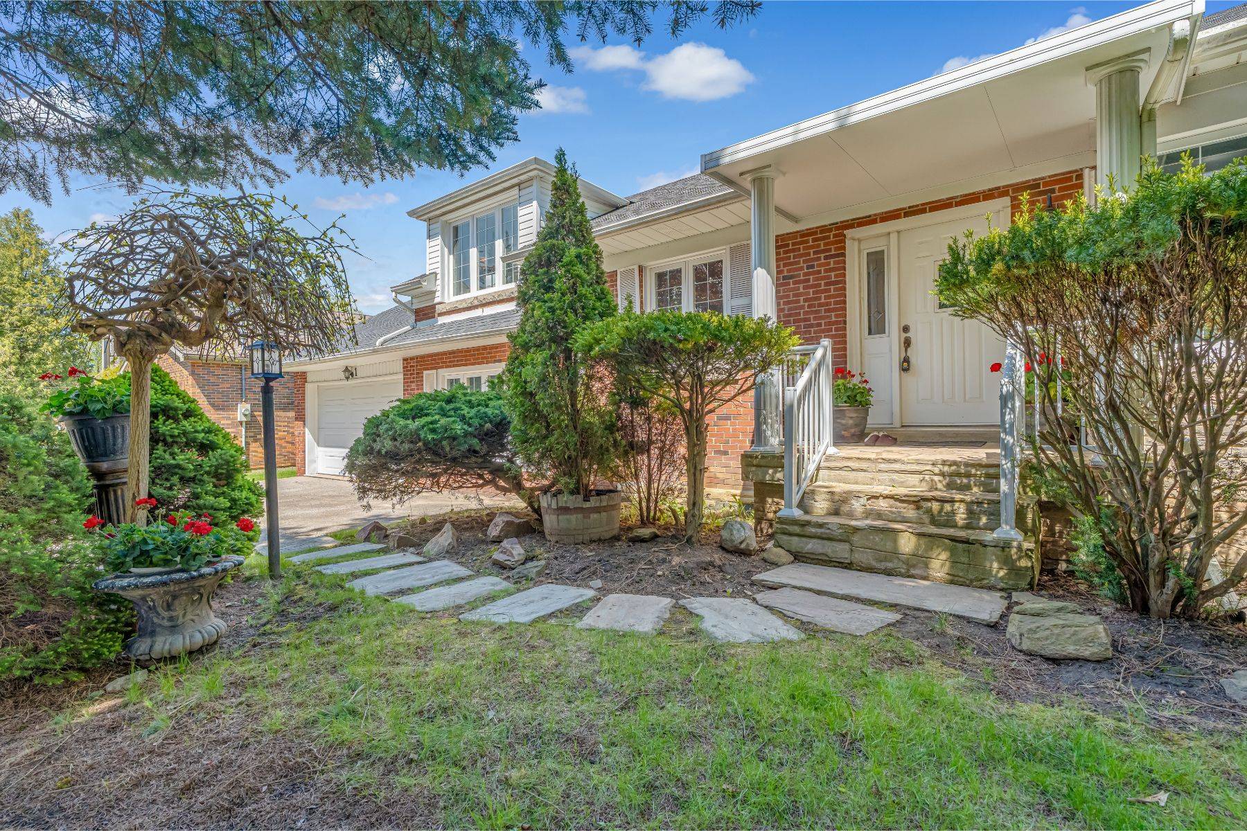 41 McNab BLVD, Toronto E08, ON M1M 2W6
