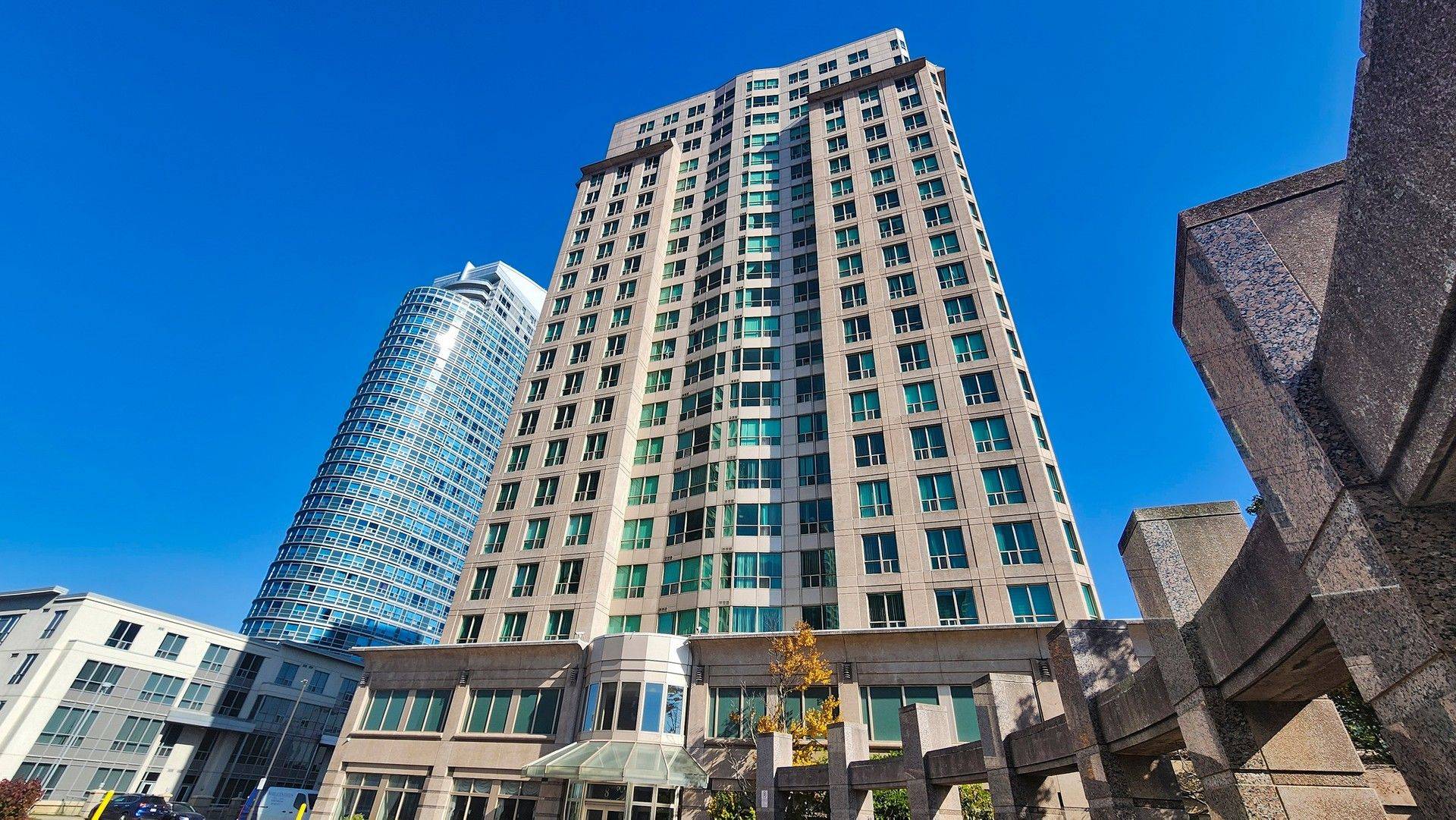 Toronto E09, ON M1H 3H8,8 Lee Centre DR #505