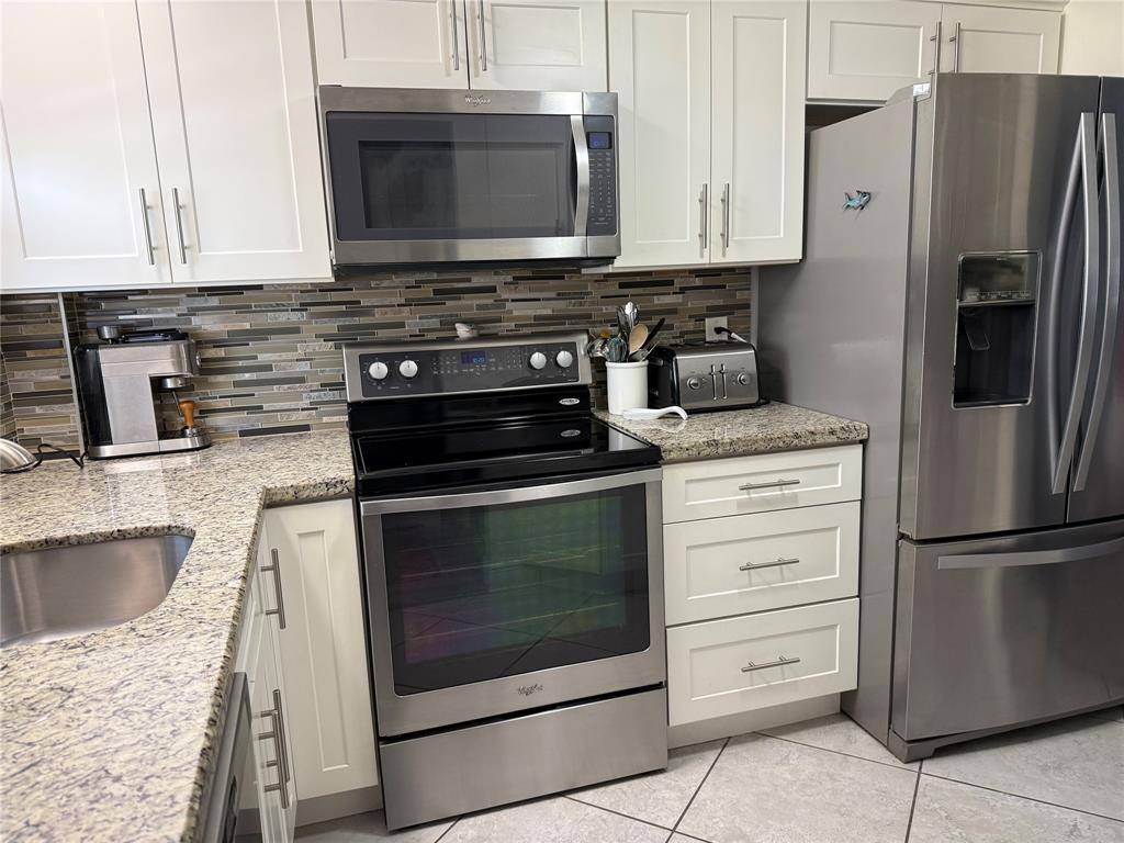 Hillsboro Beach, FL 33062,1161 Hillsboro Mile #305