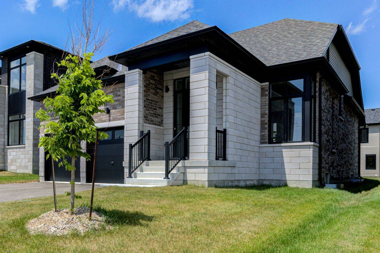 Wasaga Beach, ON L9Z 0N6,11 Sun Valley AVE