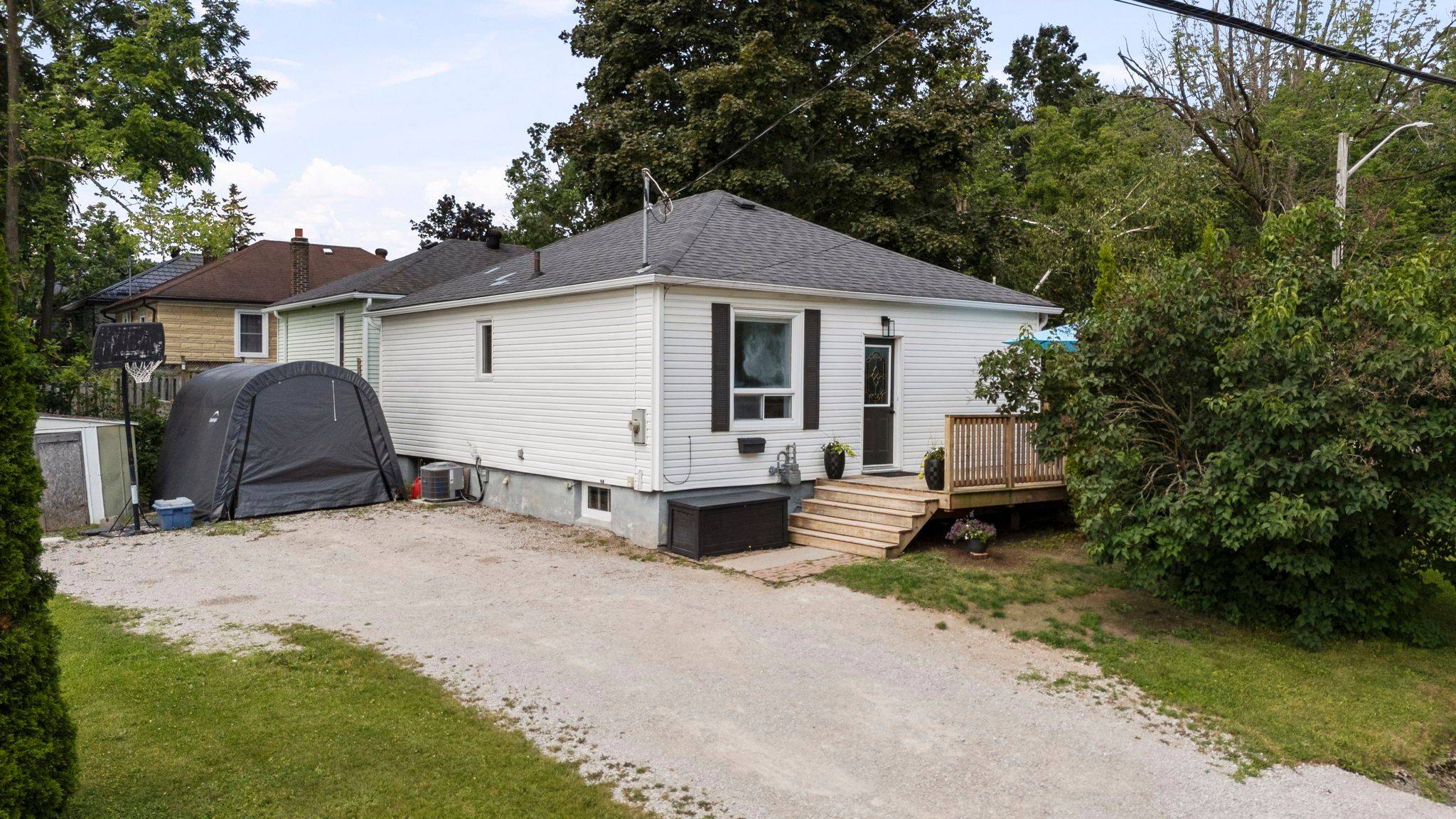 Orillia, ON L3V 2W8,307 LINWOOD AVE