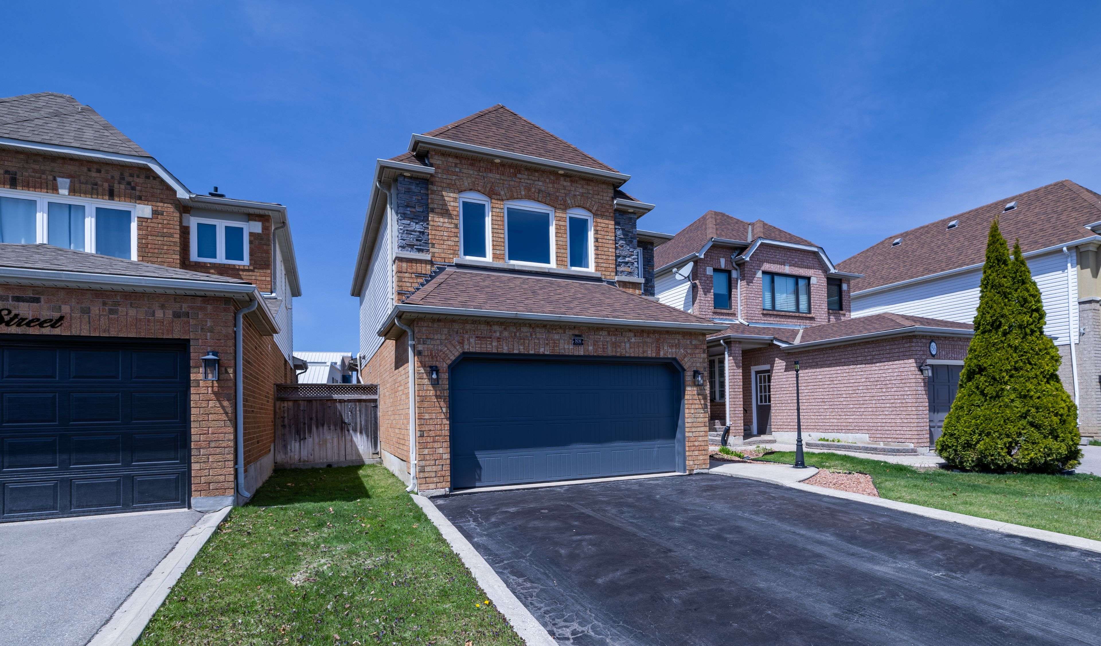 Halton Hills, ON L7G 5T2,88 Eaton ST