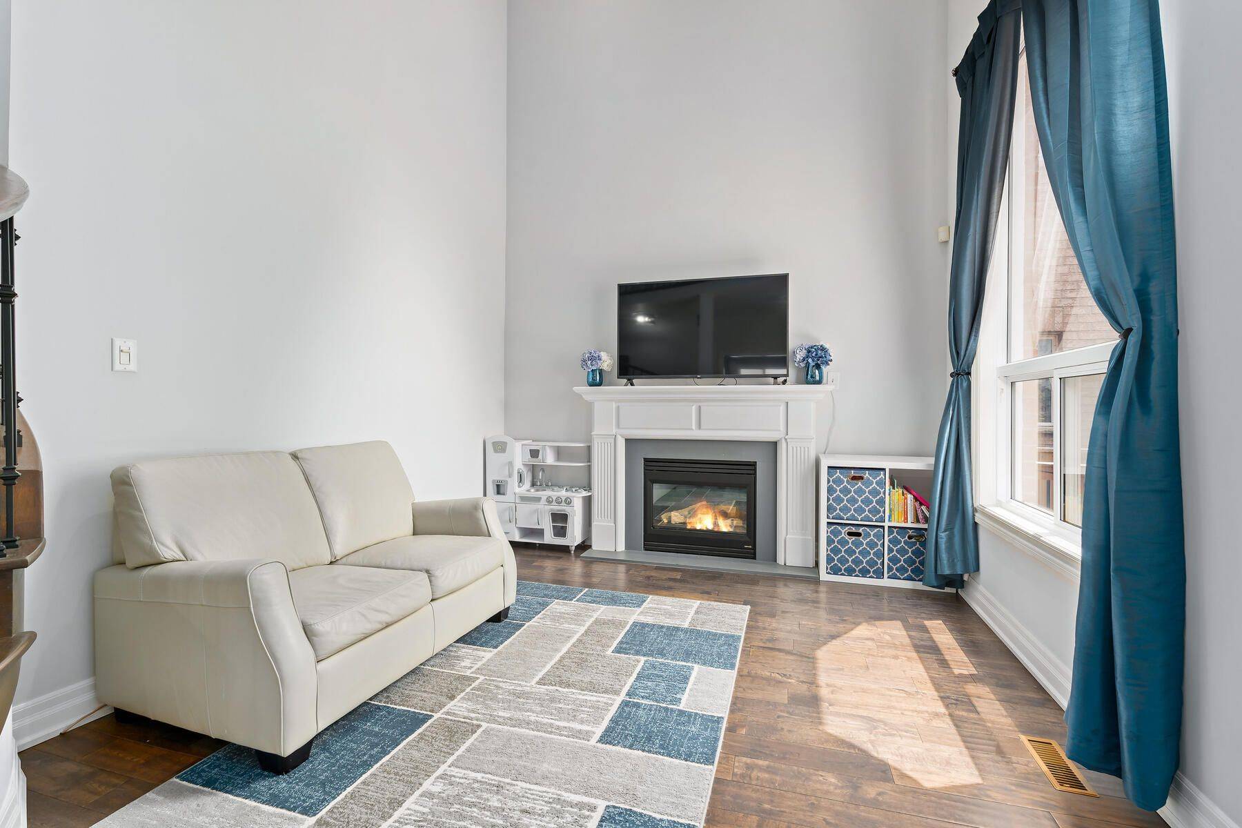 Halton Hills, ON L7G 5T6,29 Early ST N
