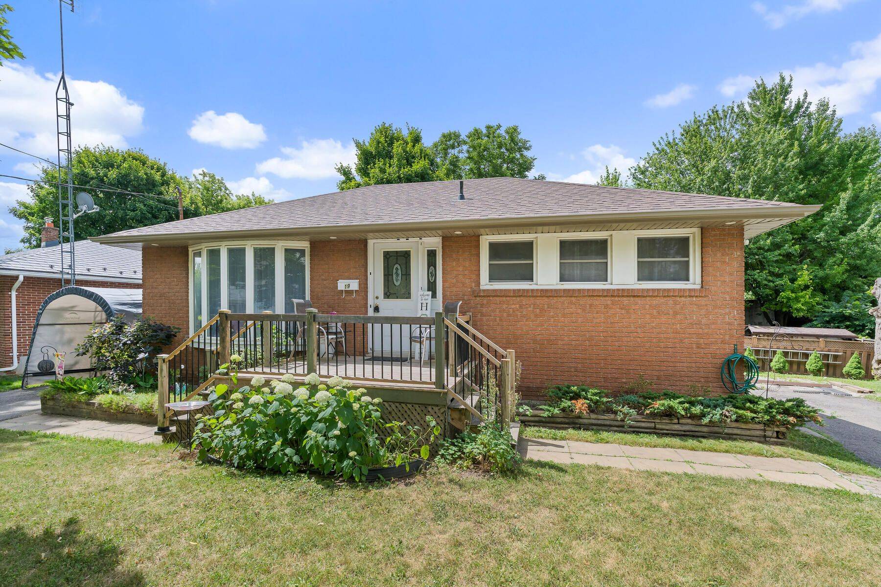 Halton Hills, ON L7G 2K8,19 Dayfoot DR