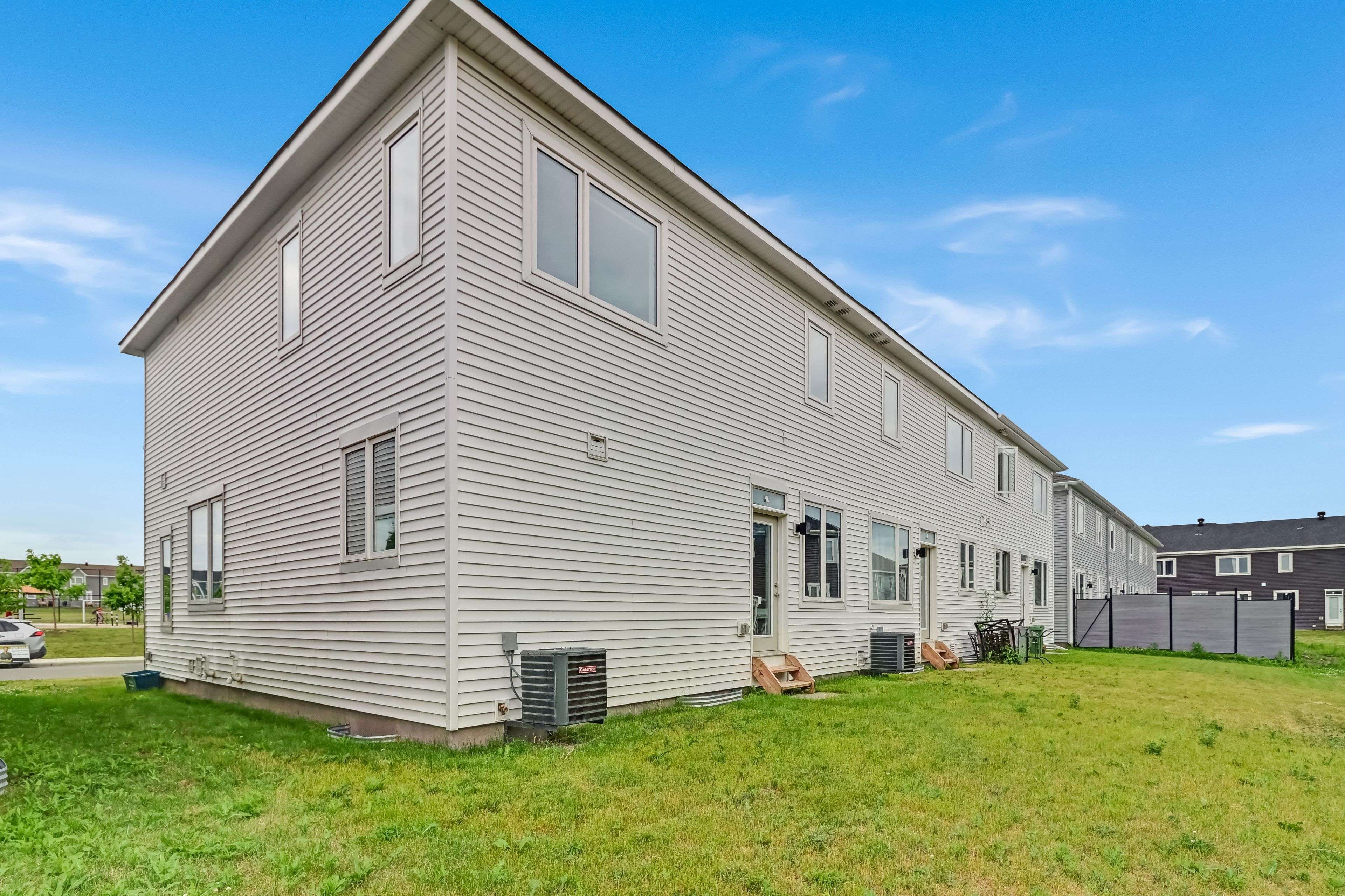 Barrhaven, ON K2J 6C6,613 Chillerton DR
