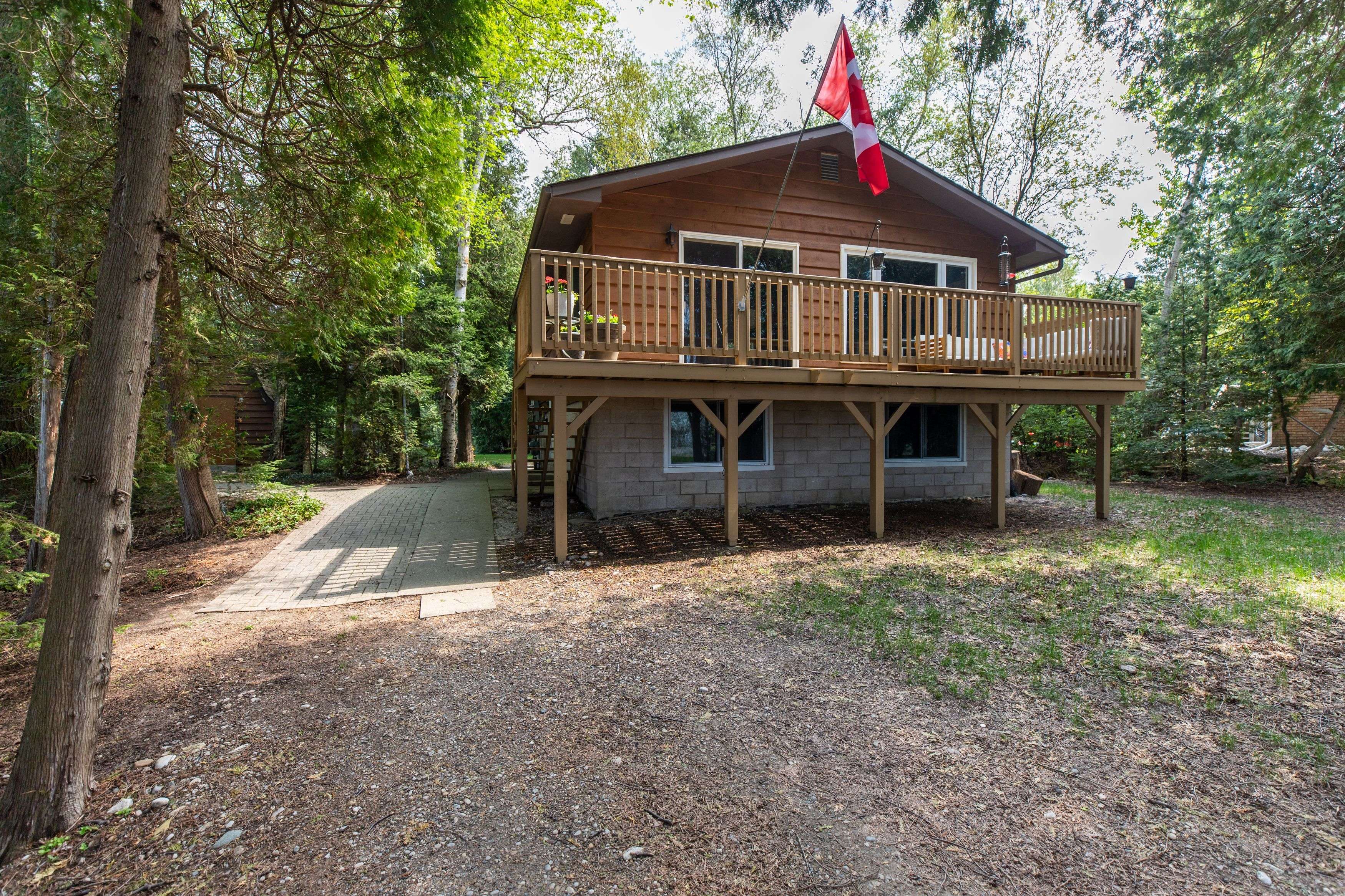 24 Miramichi Bay RD, Saugeen Shores, ON N0H 2C6